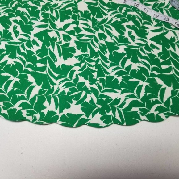 J. Crew Green  White Leaf Pattern Scallop Hem   Lined Drape Split Back Top XXS - Picture 5 of 9
